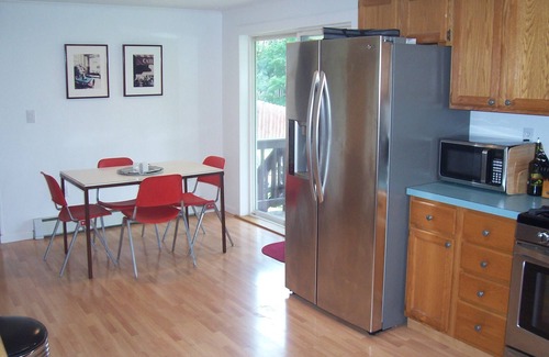 Hudson Cabaña | Sunset Cottage: 3 bedrooms, sleeps 6, views, pet friendly, firepit, media room!