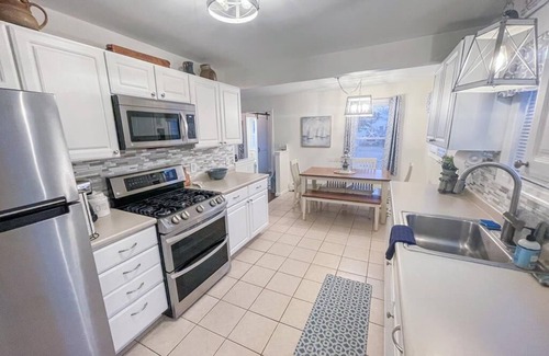 Del Haven Casa | Sunset Cottage Del Haven (3BR/1.5BA) Short Walk to the Bay!