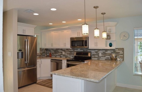 Naples Park Cabaña | Sunset Cottage-Menos de 2 millas. a las playas, a pie de restaurantes y vida nocturna
