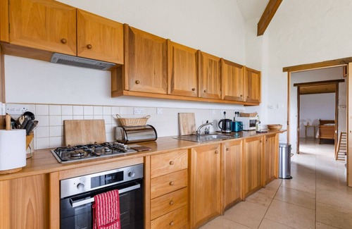 Goodwick Casa | Sunset Cottage - Two Bedroom House, Sleeps 4