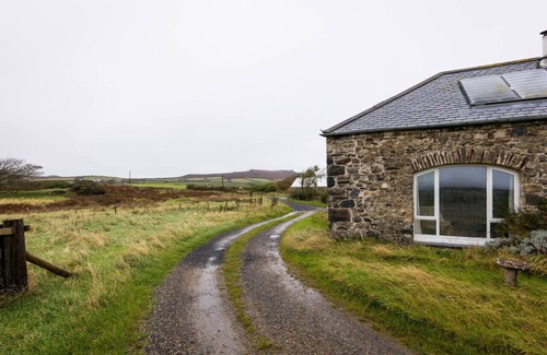 Goodwick Casa | Sunset Cottage - Two Bedroom House, Sleeps 4