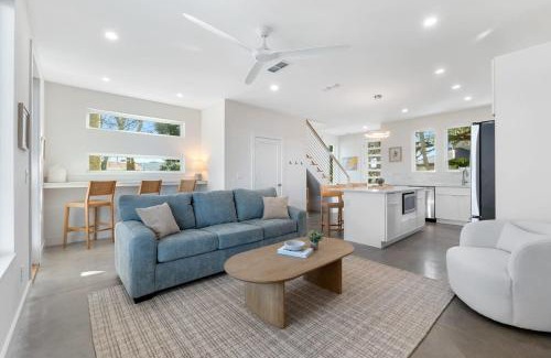 Lighthouse Park Casa | Sunset Cove 2 - Heated Pool - Sea Views - Walkable