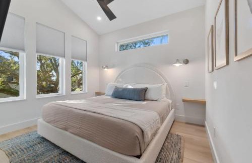 Lighthouse Park Casa | Sunset Cove 2 - Heated Pool - Sea Views - Walkable