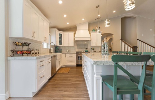 Hildale Casa | Sunset Cove at Zion Canyon ☼ 6BR 6BA Pool w/ Waterfall, Hot Tub, Sauna, Gym