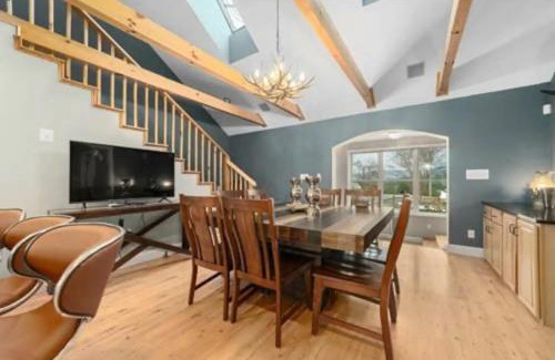 Dandridge Casa | Sunset Cove Lakefront Luxury Lodge with Private Dock