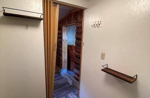 Collbran Cabina | Sunset - Cozy Cabin - Collbran CO - Sleeps 2