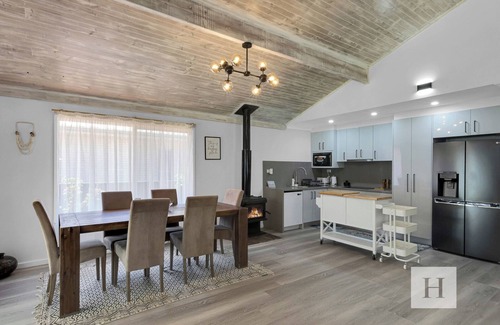 Chain Valley Bay Casa | Sunset Escape - Reserve Waterfront w/ Kayaks