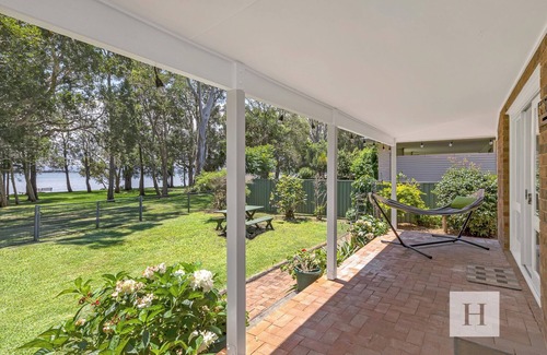 Chain Valley Bay Casa | Sunset Escape - Reserve Waterfront w/ Kayaks