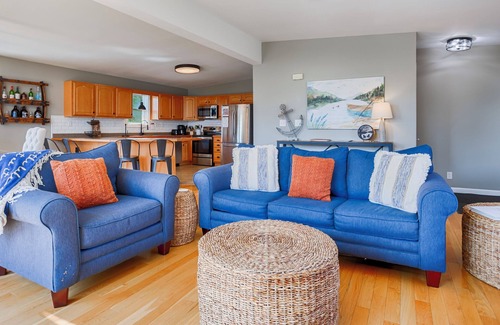 Romulus Casa | Sunset Escape: Stunning Seneca Lake Sunsets!