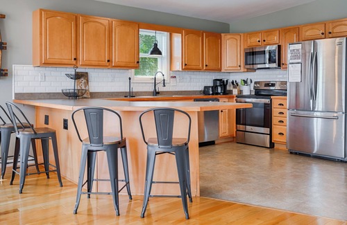 Romulus Casa | Sunset Escape: Stunning Seneca Lake Sunsets!