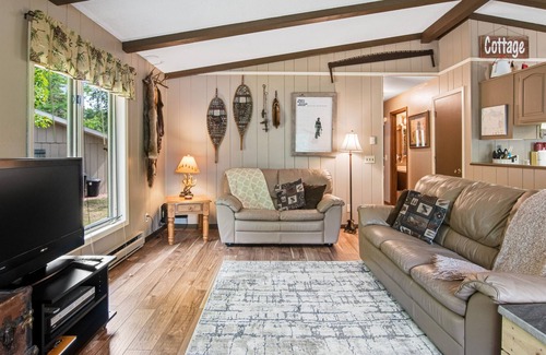 Nekoosa Casa | Sunset Getaway | Lake house in Nekoosa with wood-burning fireplace & grill