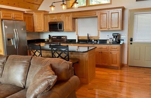 Unaka Cabina | Sunset Gypsy 2br/2ba, secluded, long range views.