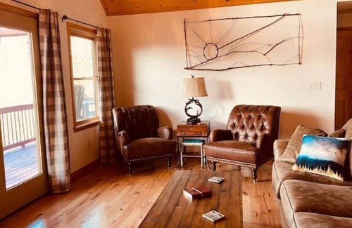 Unaka Cabina | Sunset Gypsy 2br/2ba, secluded, long range views.