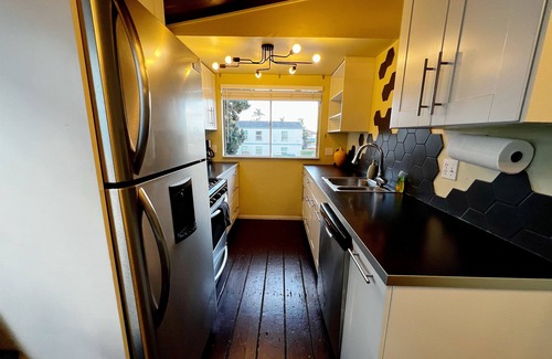 Point Loma Heights Apartamento | Sunset Haven: Lakeside Charm in Ocean Beach