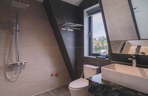 Phuong Hotel | Sunset Hill Hotel