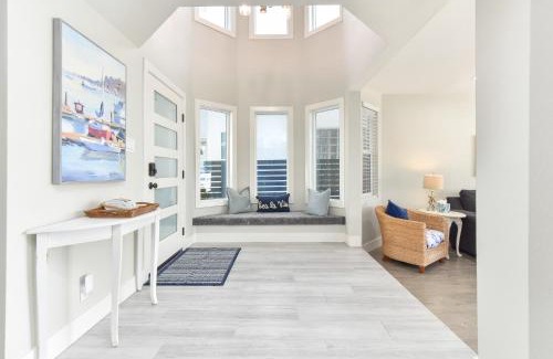 Sunset Beach Casa | Sunset Island 3 Level Home on the Water sleeps 10