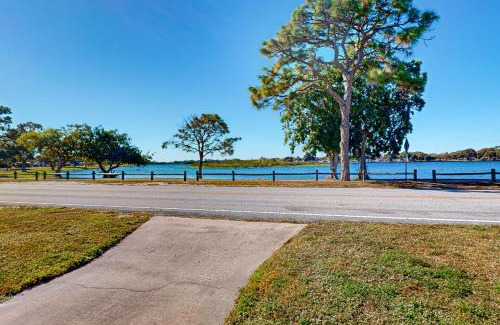 Lake Worth Casa | Sunset Lake House