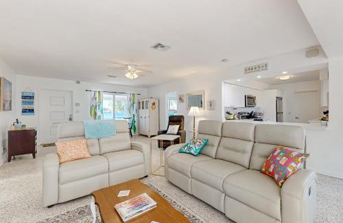Lake Worth Casa | Sunset Lake House