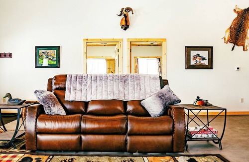 Fedora Cabina | Sunset Lodge ~ Your Adventure Awaits