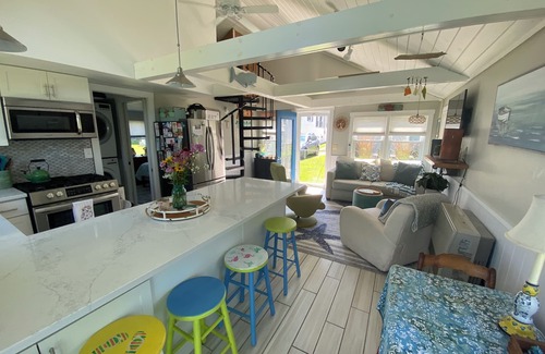 Pine Point Casa | Sunset loft – newly renovated, beautiful one bedroom and one loft cottage.