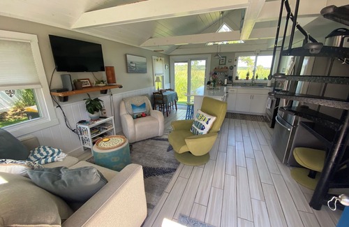 Pine Point Casa | Sunset loft – newly renovated, beautiful one bedroom and one loft cottage.