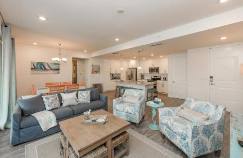 Whitney Beach Apartamento | Sunset Margarita - Luxury Condo Lanai Pool Beach Gear Bikes Dogs OK 5 Mins to Gulf Beaches