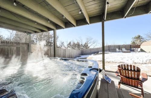 Northeast Colorado Springs Casa | Sunset Mesa Hideaway hot tub new renovation