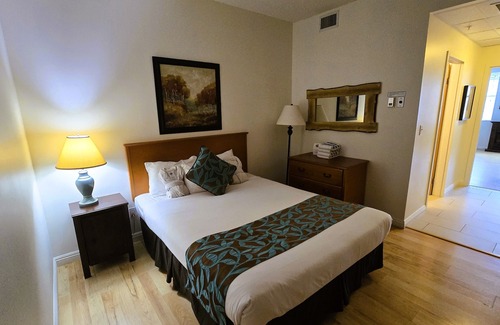 Canmore Hotel | Sunset Mountain Inn and Spa