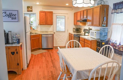 Town of Ledyard Cabaña | Sunset Oasis Cottage