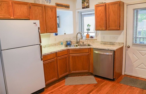 Town of Ledyard Cabaña | Sunset Oasis Cottage