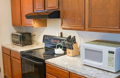 Town of Ledyard Cabaña | Sunset Oasis Cottage