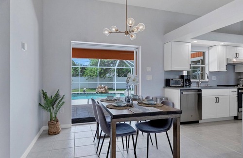 Englewood East Casa | Sunset Oasis Englewood 2 Bedroom Private Pool Home Fully Fenced Yard- Dog friendly