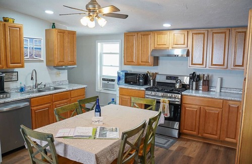 Town of Ledyard Cabaña | Sunset Paradise Cottage