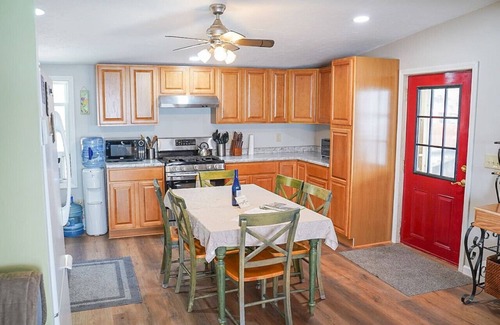 Town of Ledyard Cabaña | Sunset Paradise Cottage