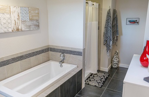 Des Moines Casa | Sunset Paradise With Amazing Ocean View only 30 mins. South of Downtown Seattle!