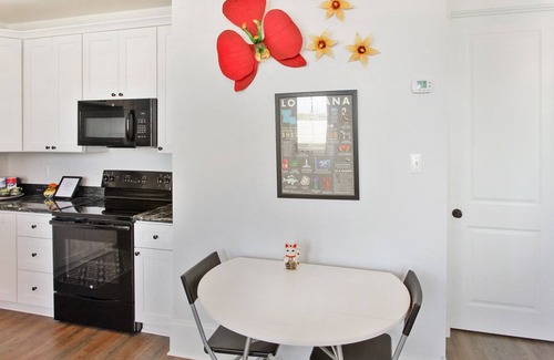 Algiers Point Condominio | Sunset Point, sereno y privado condominio de un dormitorio
