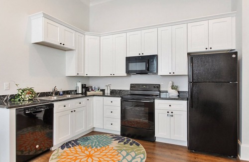 Algiers Point Condominio | ¡¡NUEVO!! Cerca del Barrio Francés - Sunset Point, tranquilo 1 dormitorio, condominio privado