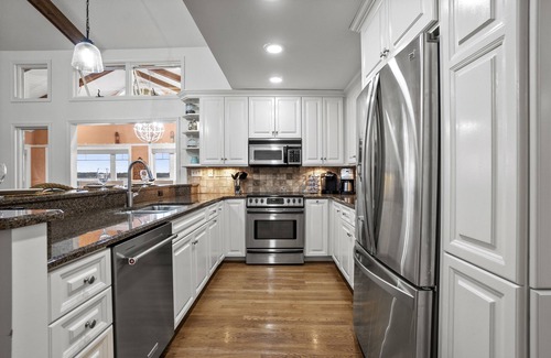 Terrell Casa | Sunset Pointe - Entertainers Dream with Amazing Lake Norman Views