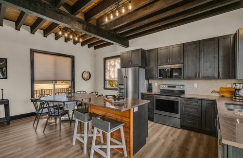 Orderville Cabina | Sunset Pointe| Modern Comfort| Epic Views| Zion
