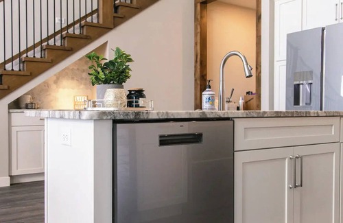 Butte Des Morts Casa | Sunset Retreat EAA home