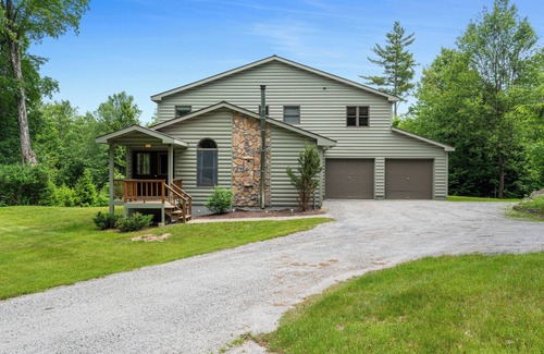 Warrensburg Casa | Sunset Retreat - Lake George 5 acre with AC, Firepit, Game Room and Grill