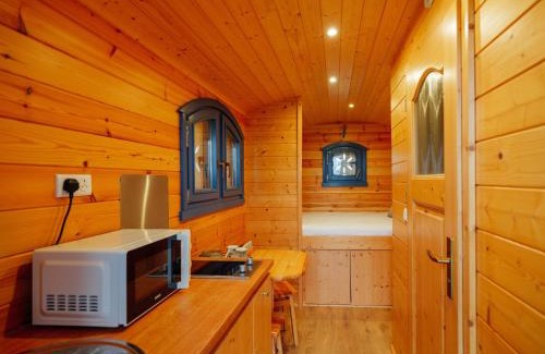 Ombersley Casa | Sunset Retreats The Anna Mae