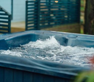 Ombersley Casa | Sunset Retreats The Double Barrell