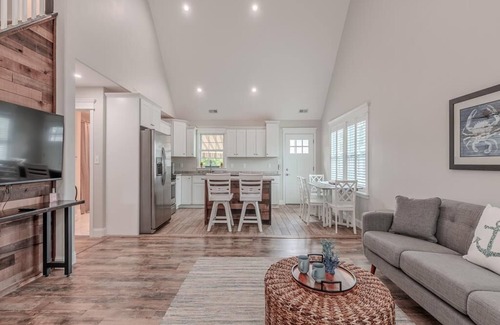 Villas Casa | Sunset Sands - Bayside Home in Villas.﻿ This cozy, modern bayside home in Villas, NJ is perfect for families and friends. Just 2½ blocks from the peaceful Delaware Bay beach.