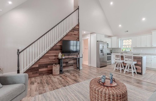 Villas Casa | Sunset Sands - Bayside Home in Villas.﻿ This cozy, modern bayside home in Villas, NJ is perfect for families and friends. Just 2½ blocks from the peaceful Delaware Bay beach.