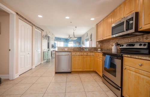 Capri Isle Condominio | ☀️ Sunset Sands – Luxury Condo w/ Stunning Ocean Views! 🌊