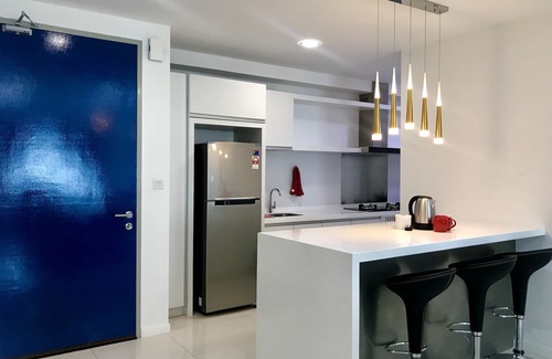 Kampung Sembulan Baru Apartamento | Sunset Seaview Vacation Condos at Infinity Avenue