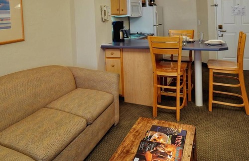Palo Verde Casa | Sunset Serenity: Onsite Pool, BBQ Area! 2 Relaxing Units Near Tucson Airport
