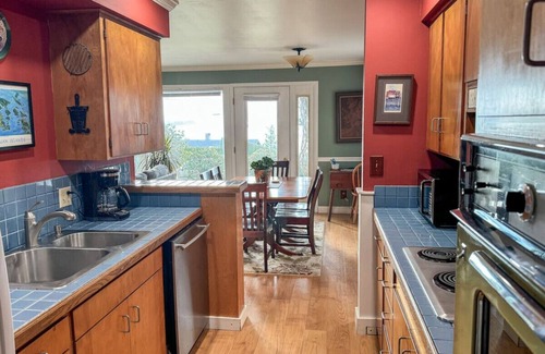 Bellingham Casa | Sunset Serenity, Stunning Views