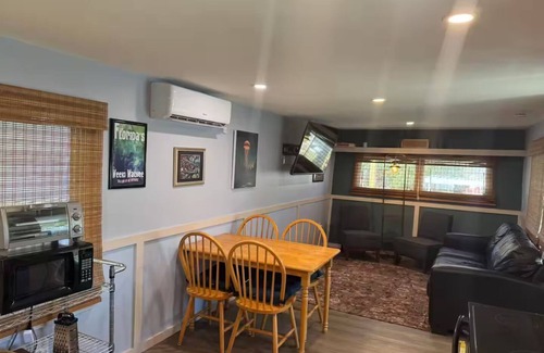 Weeki Wachee Gardens Casa | Sunset Shanty in Weeki Wachee Fl with full RV hookup.